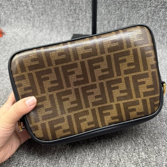 Fendi Camera Shoulder Bag fbcco735-102225 - Picture 3 of 14